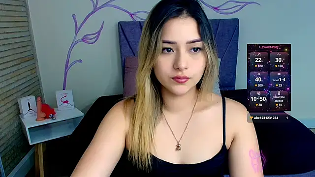 DahliaMoore online show from 12/05/24, 09:17