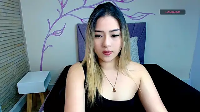 DahliaMoore online show from 12/11/24, 12:02