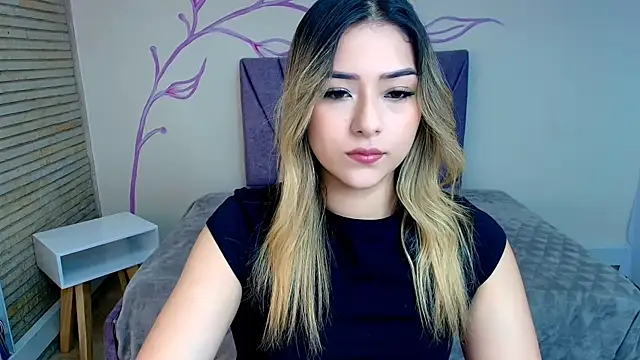 DahliaMoore online show from 12/13/24, 12:06