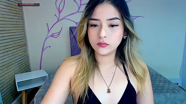 DahliaMoore online show from 12/20/24, 12:05