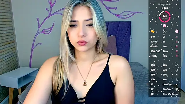 DahliaMoore online show from 12/24/24, 06:17
