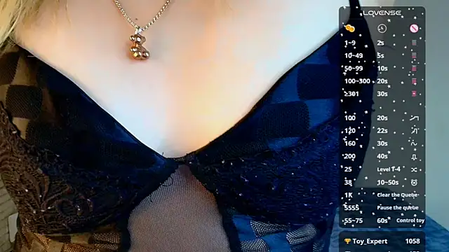 DahliaMoore online show from 01/04/25, 10:34