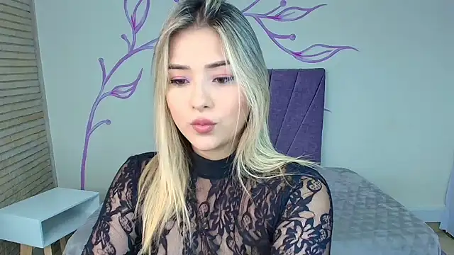 DahliaMoore online show from 02/04/25, 08:17