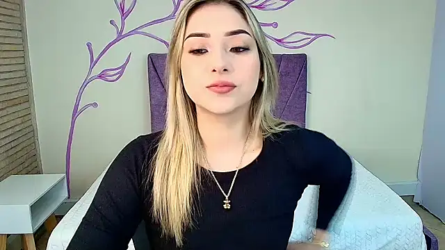 DahliaMoore online show from 02/10/25, 07:49
