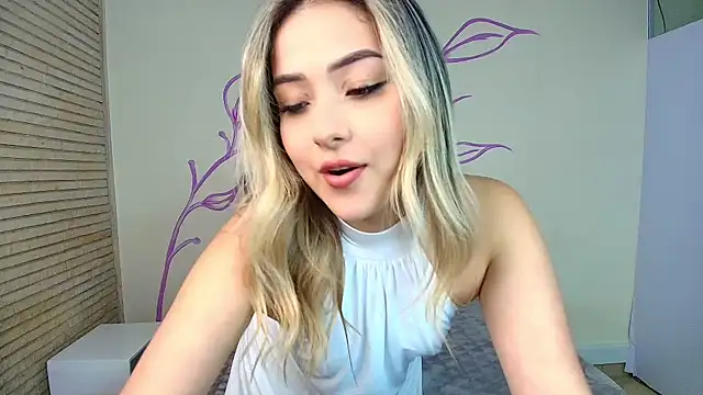 DahliaMoore online show from 02/13/25, 10:54