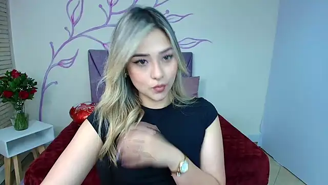 DahliaMoore online show from 02/18/25, 07:41