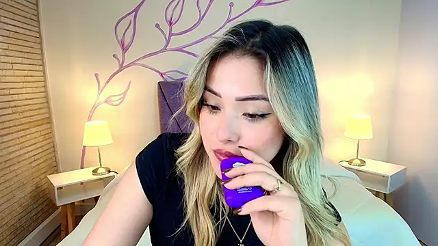 DahliaMoore online show from 03/23/25, 06:58