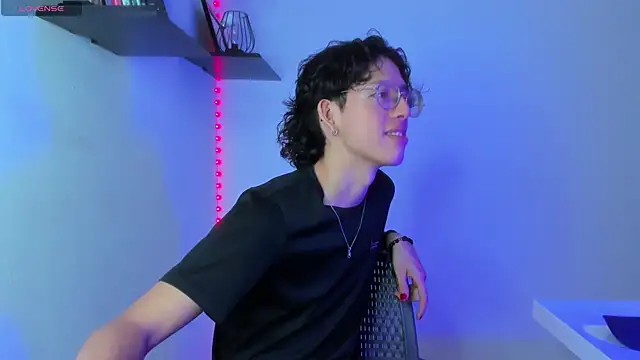 manu vera online show from 02/12/25, 07:35