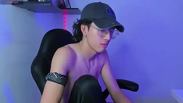 manu vera online show from 02/26/25, 02:15