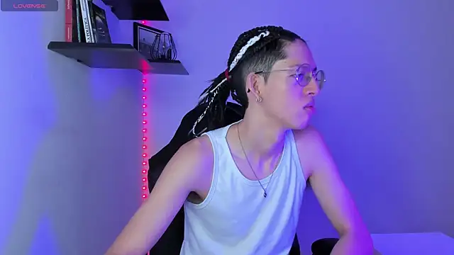 manu vera online show from 03/10/25, 12:48