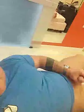 Snapshot of swingr chatting on 12/16/24, 09:52 swingr online show from 12/16/24, 09:52