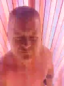 Snapshot of swingr chatting on 12/19/24, 12:56 swingr online show from 12/19/24, 12:56