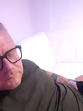 Snapshot of swingr chatting on 01/05/25, 04:47 swingr online show from 01/05/25, 04:47