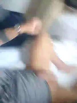 Snapshot of swingr chatting on 02/14/25, 02:02 swingr online show from 02/14/25, 02:02