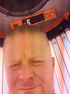 Snapshot of swingr chatting on 03/07/25, 12:45 swingr online show from 03/07/25, 12:45