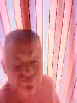 Snapshot of swingr chatting on 03/21/25, 01:12 swingr online show from 03/21/25, 01:12