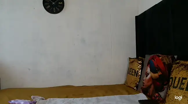 quenliyasa online show from 01/11/25, 08:33