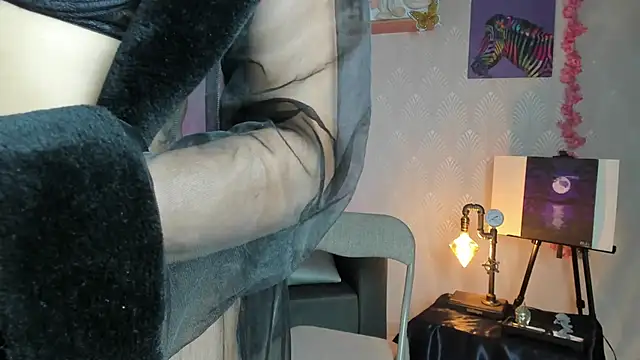 Snapshot of Alaia_Love77 chatting on 09/16/25, 09:27 Alaia Love77 online show from 09/16/25, 09:27