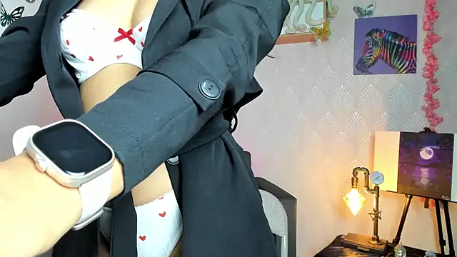 Snapshot of Alaia_Love77 chatting on 09/17/25, 08:32 Alaia Love77 online show from 09/17/25, 08:32