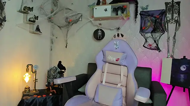 Snapshot of Alaia_Love77 chatting on 10/28/25, 10:12 Alaia Love77 online show from 10/28/25, 10:12