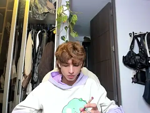 santy-kitty online show from 02/04/25, 01:23