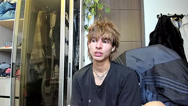 santy-kitty online show from 02/16/25, 07:26