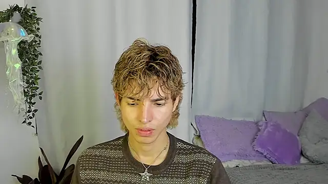 santy-kitty online show from 09/29/25, 02:49