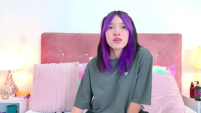 AlliciaKim online show from 12/18/24, 07:08