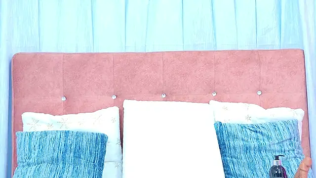 Snapshot of AlliciaKim chatting on 10/31/25, 07:26 AlliciaKim online show from 10/31/25, 07:26