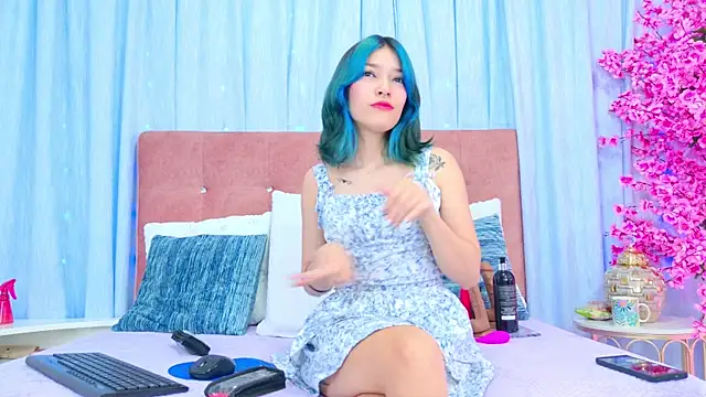 Snapshot of AlliciaKim chatting on 11/04/25, 07:46 AlliciaKim online show from 11/04/25, 07:46