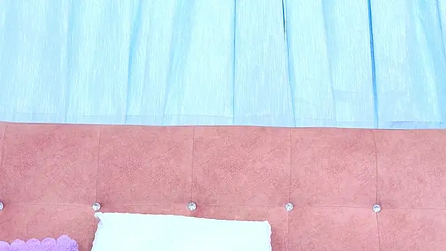 Snapshot of AlliciaKim chatting on 12/01/25, 07:19 AlliciaKim online show from 12/01/25, 07:19