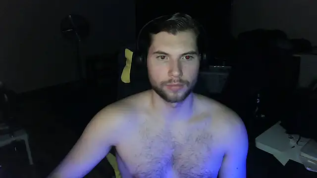 Snapshot of Ironman220 chatting on 01/28/25, 08:47 Ironman220 online show from 01/28/25, 08:47