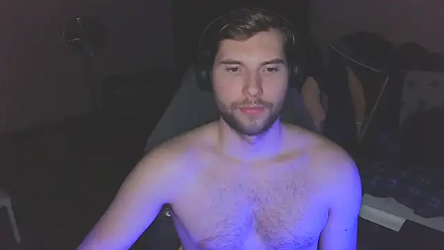 Snapshot of Ironman220 chatting on 03/05/25, 06:23 Ironman220 online show from 03/05/25, 06:23