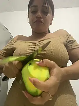 perlita05 online show from 01/19/25, 01:21