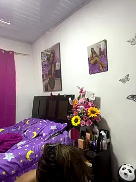 Snapshot of perlita05 chatting on 09/23/25, 10:02 perlita05 online show from 09/23/25, 10:02