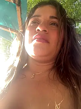 Snapshot of perlita05 chatting on 09/27/25, 08:47 perlita05 online show from 09/27/25, 08:47