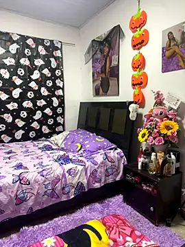 Snapshot of perlita05 chatting on 10/15/25, 11:49 perlita05 online show from 10/15/25, 11:49