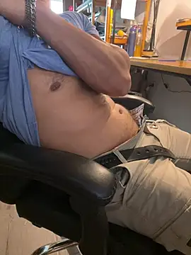 victorxxx2401 online show from 03/18/25, 04:48