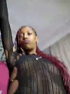 Snapshot of 02Boitybaby chatting on 06/04/26, 06:36 02Boitybaby online show from 06/04/26, 06:36