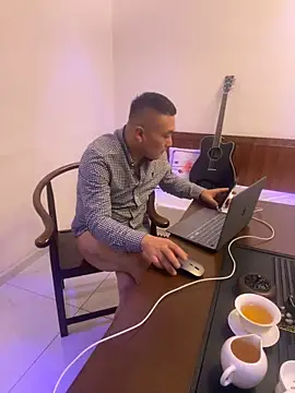 Snapshot of ShaoZian_1 chatting on 11/23/25, 06:08 ShaoZian 1 online show from 11/23/25, 06:08