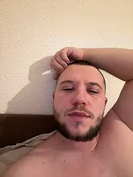 Snapshot of klydick chatting on 12/23/24, 08:47 klydick online show from 12/23/24, 08:47