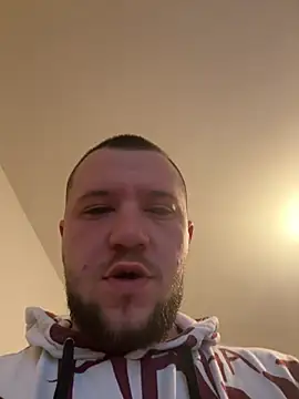 Snapshot of klydick chatting on 12/24/24, 10:44 klydick online show from 12/24/24, 10:44