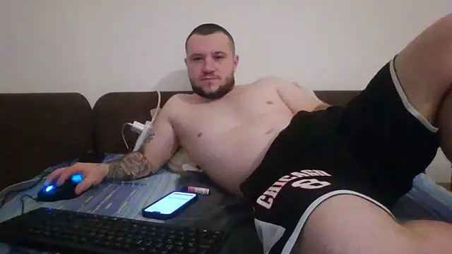 Snapshot of klydick chatting on 12/24/24, 09:33 klydick online show from 12/24/24, 09:33