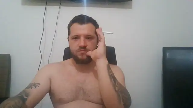 Snapshot of klydick chatting on 08/01/26, 02:11 klydick online show from 08/01/26, 02:11