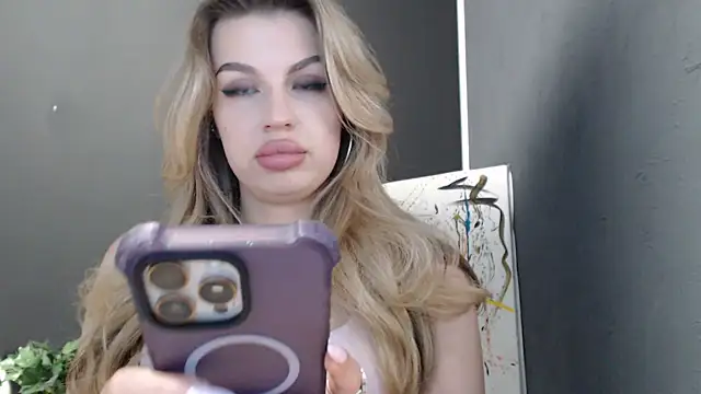 Snapshot of Your_Jessy chatting on 06/04/26, 12:33 Your Jessy online show from 06/04/26, 12:33