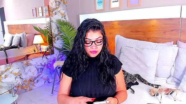 EmaBakker online show from 10/18/25, 01:12