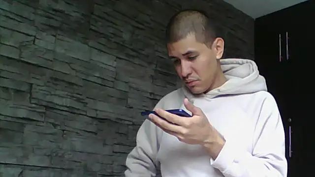 Snapshot of Sexylatin64 chatting on 06/10/26, 03:22 Sexylatin64 online show from 06/10/26, 03:22