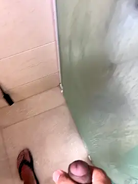 Snapshot of Edbero chatting on 10/14/25, 12:17 Edbero online show from 10/14/25, 12:17