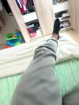 Snapshot of Edbero chatting on 10/23/25, 01:21 Edbero online show from 10/23/25, 01:21