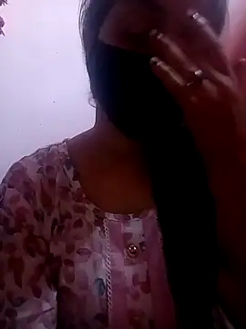 Snapshot of Mahi_Baby25 chatting on 10/15/25, 02:44 Mahi Baby25 online show from 10/15/25, 02:44